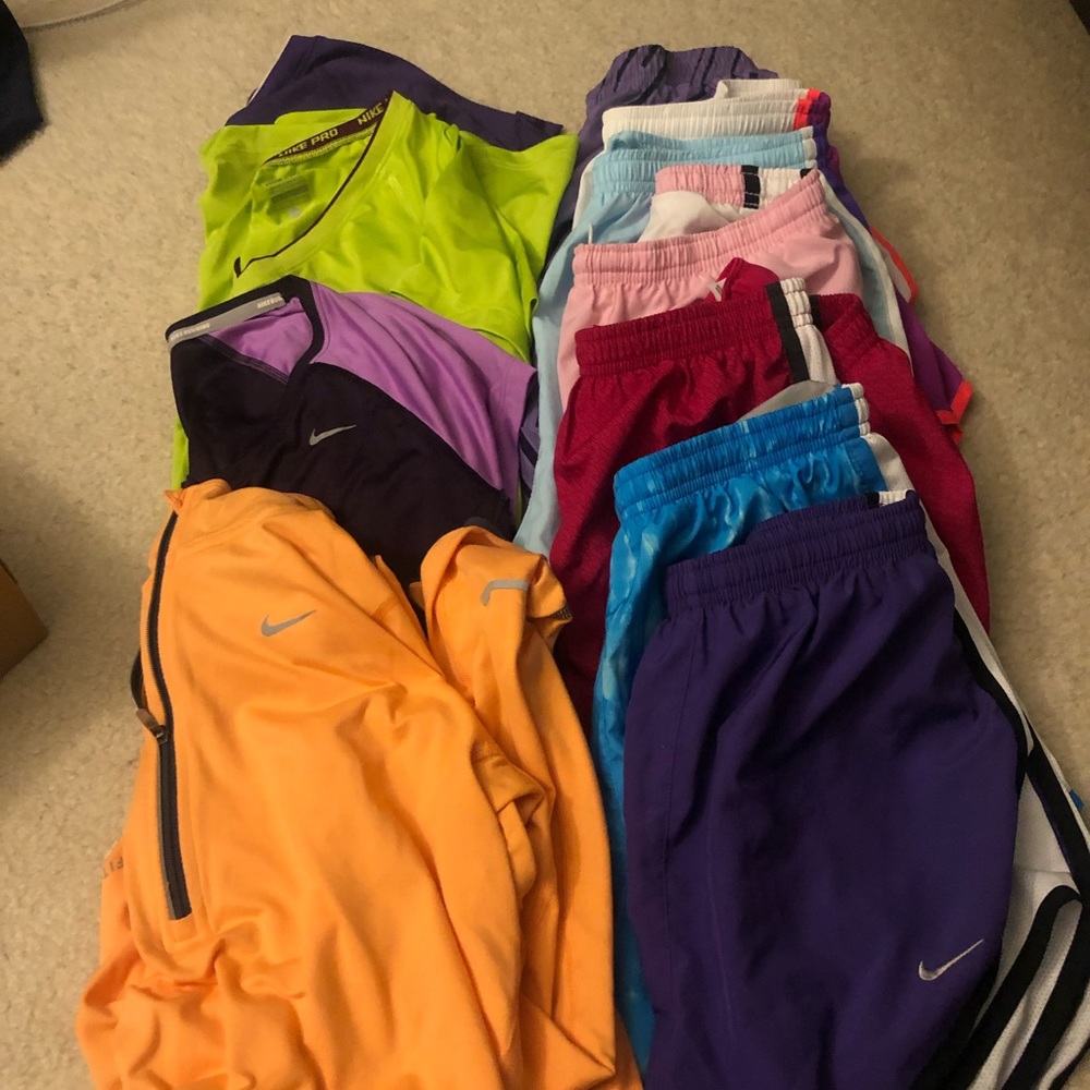 Nike Women’s Athletic Clothes BUNDLE